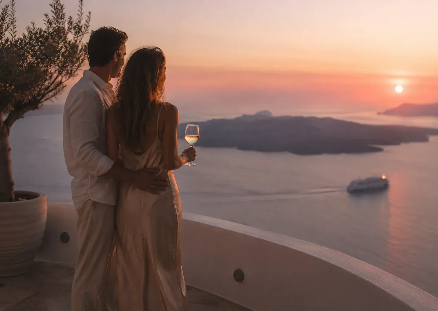 Kivotos Santorini, MAVRO restaurant